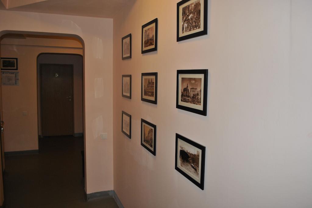 Vogue Hostel Bucharest Exterior photo