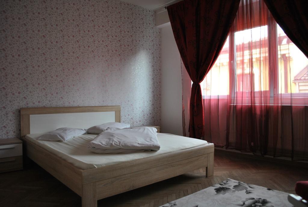 Vogue Hostel Bucharest Exterior photo