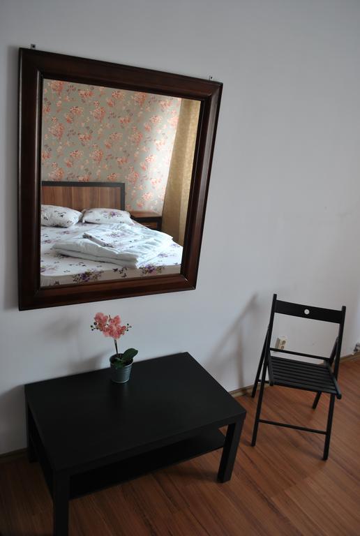 Vogue Hostel Bucharest Exterior photo